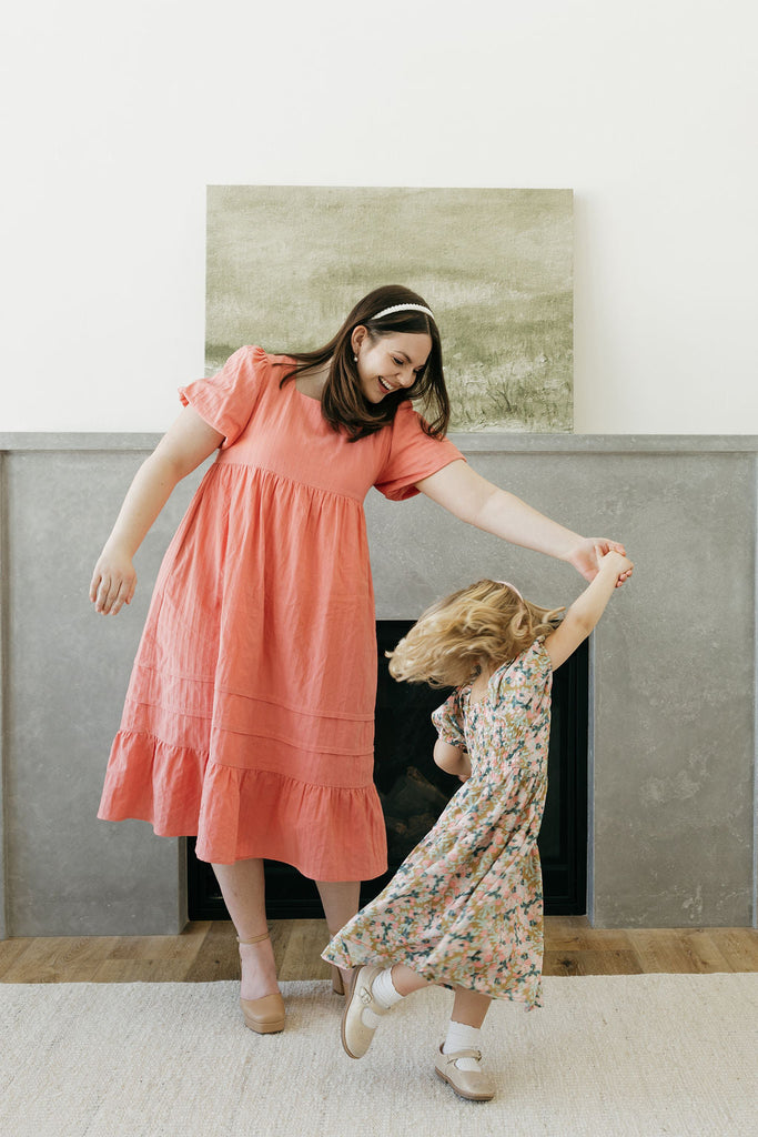 Best Colors to Wear for Family Pictures (That Aren’t Just Neutrals)