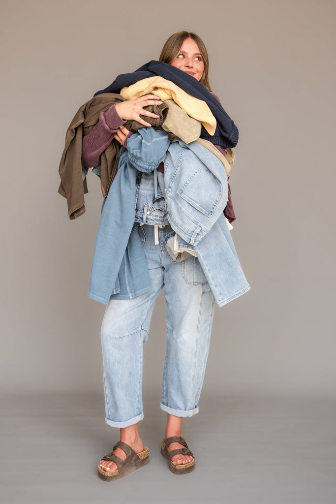 5 Easy Fall Outfits for On-the-Go Moms Who Want Comfort and Style