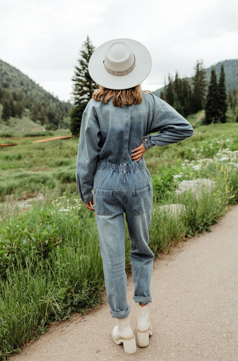 Light Blue Denim Jacket with Navy and Green Jumpsuit Outfits (2 ideas &  outfits) | Lookastic
