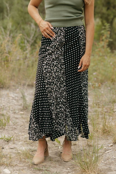 Joanne Skirt-Black/White