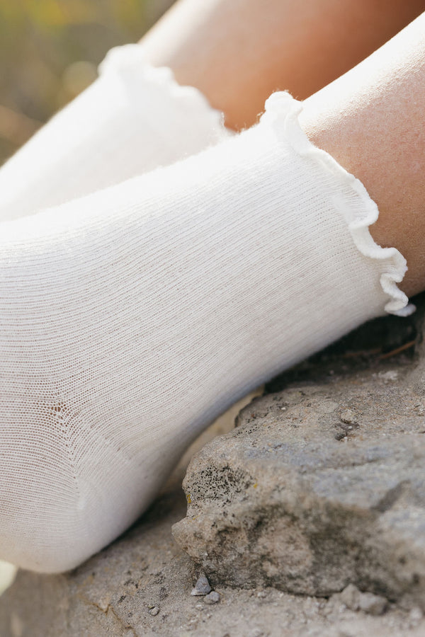 Ruffle Socks-White