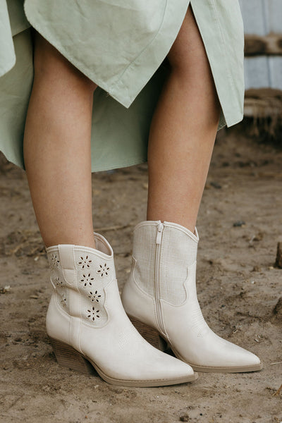 Cheyenne Boots-Beige