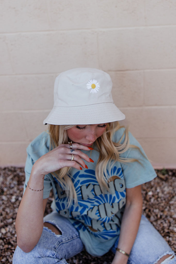 Reversible Daisy Bucket Hat-Black/Beige